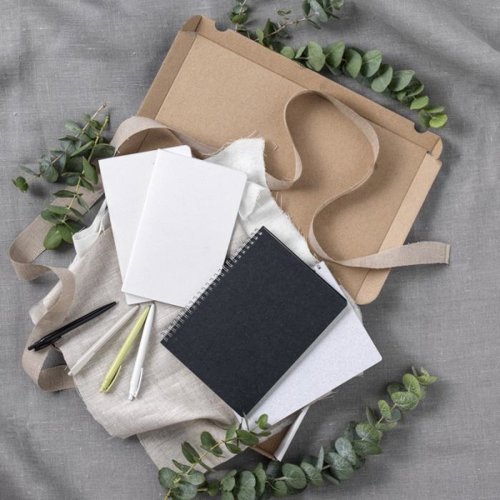 Block note con copertina realizzata con materiali da fonti responsabili fogli a righe 20.5x12.3 cm made in Italy