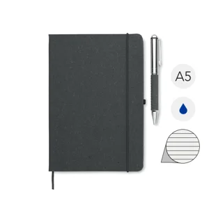 Set regalo block notes A5 copertina rigida in pelle riciclata pagine a righe in carta riciclata e penna in metallo refill blu