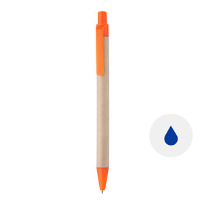 Penna a sfera in carta riciclata con clip in plastica disponible in vari colori e con meccanismo a scatto e refill blu