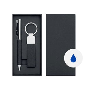 Set regalo composto da penna a sfera refill blu in metallo e poliestere RPET e portachiavi in RPET 