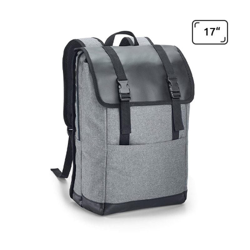 Zaino porta pc da 17" in poliestere 600D e tarpaulin con chiusura a patella e spallacci imbottiti