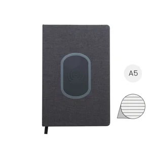 Block notes A5 con caricatore wireless integrato sulla copertina e 80 fogli a righe