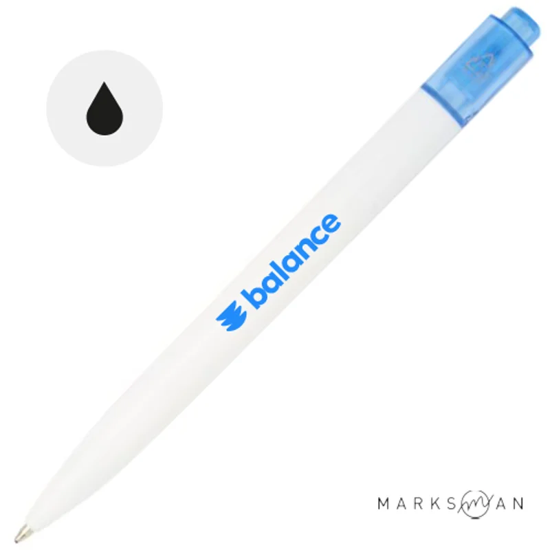Penna a sfera in plastica destinata all'oceano a marchio Marksman con dettagli colorati e in refill nero