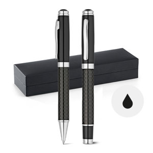 Set penna roller e penna a sfera in metallo e fibra di carbonio con refill nero in confezione regalo imbottita