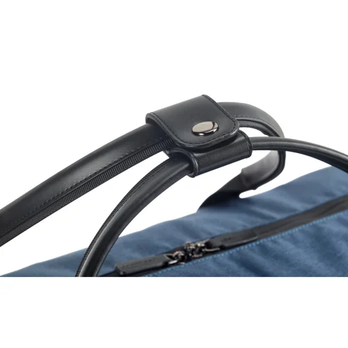 Borsone da viaggio elegante con dettagli in similpelle con ampio scomparto principale e quattro tasche interne e una esterna fornita in una borsa in TNT  50x30x25cm