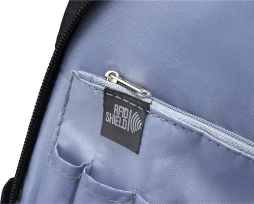 Zaino porta pc multitasca da 15" in poliestere 600D con tasca frontale dotata di tecnologia RFID e aggancio trolley