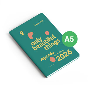 Agenda Cucita formato A5 con grafica completamente personalizzabile. Possibilità di richiedere anche il progetto grafico