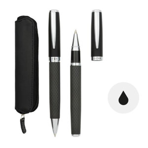 Set di penne roller con rifinitura in fibra di carbonio e con cappuccio in astuccio e scatola regalo refill nero