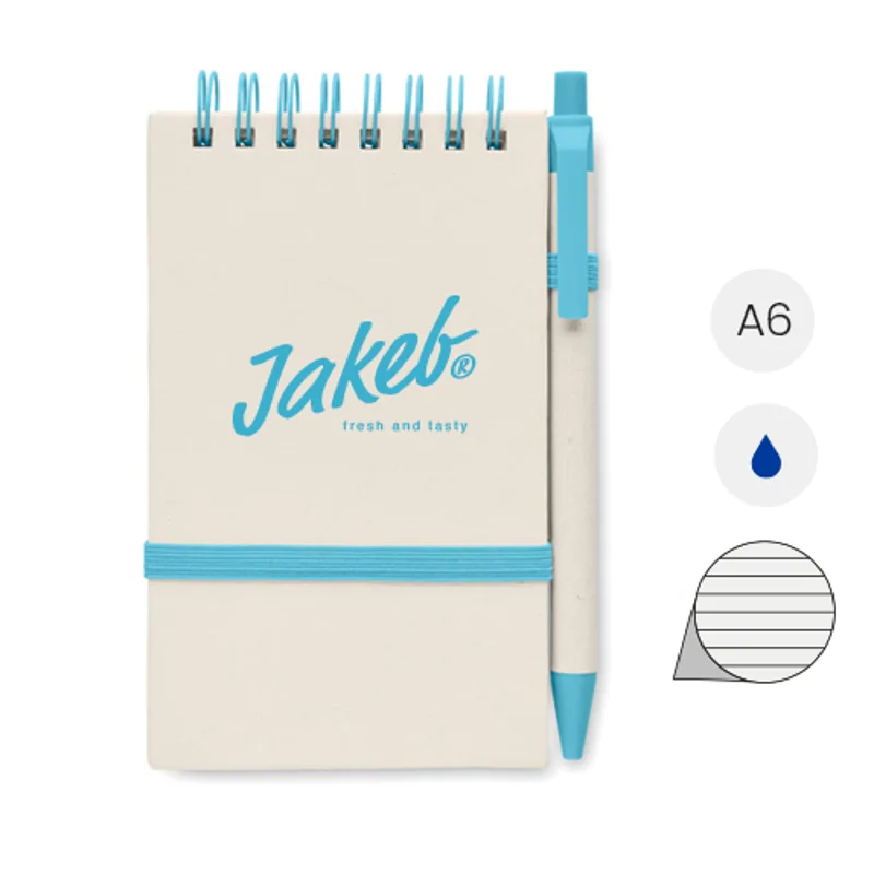 Block note A6 con spirale 70 fogli a righe in carta 70% cartone del latte riciclato e 30% carta riciclata con penna refill blu
