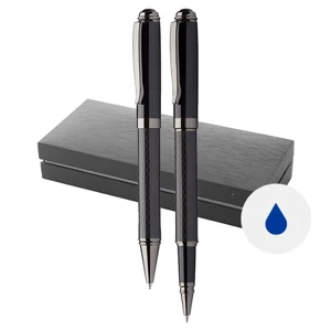 Set con penna a sfera con meccanismo a rotazione e penna roller in metallo con fusto in carbonio in scatola regalo e refill blu