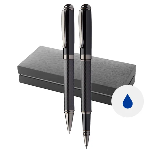 Set con penna a sfera con meccanismo a rotazione e penna roller in metallo con fusto in carbonio in scatola regalo e refill blu