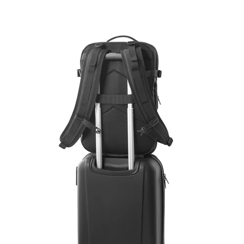 Zaino porta pc da 17,3" e tablet da 10,1" in RPET poliestere riciclato con finitura idrorepellente e cinghia per trolley