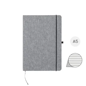 Block notes in formato A5 con copertina in RPET e 100 fogli a righe e con segnalibro ed elastico in gomma