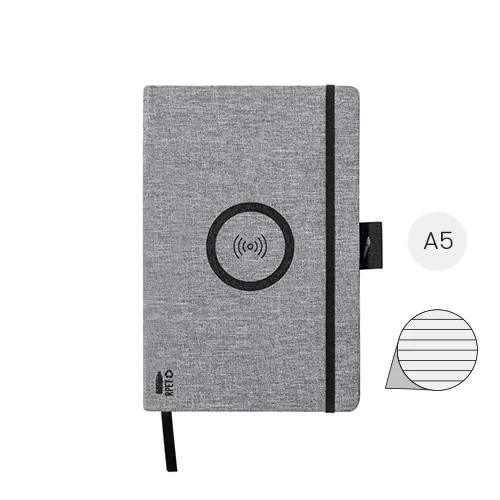 Block notes A5 con copertina in RPET e caricabatterie wireless sul fronte e 80 fogli a righe