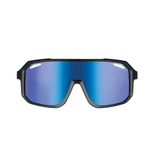 Occhiali da sole design con lenti specchiate UV400
