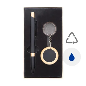 Set regalo con penna refill blu e portachiavi in alluminio riciclato e bambù