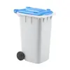 Portapenne in plastica a forma di pattumiera