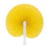 Ventaglio in carta con supporto in plastica disponibile in vari colori