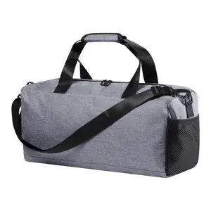 Borsone sportivo in poliestere 600D con tasche laterali in rete e tracolla regolabile 45x22x21cm