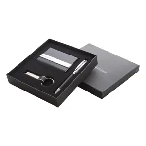 Set firmato composto da porta biglietti da visita portachiavi e penna