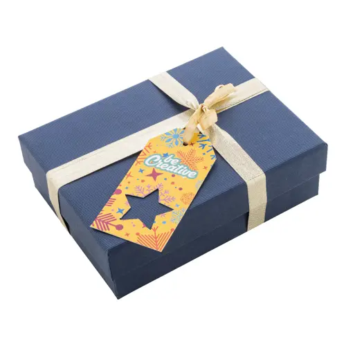 Etichetta natalizia personalizzata in cartoncino e nastro dorato