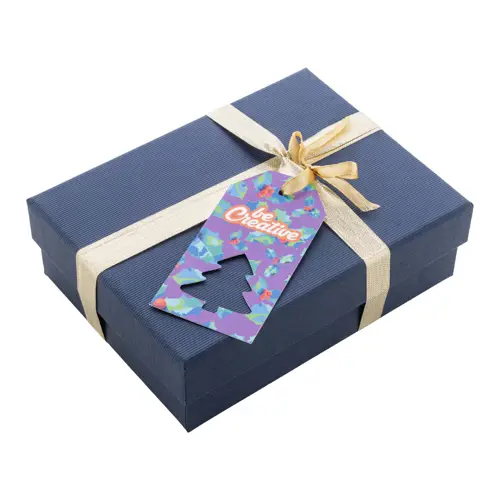 Etichetta natalizia personalizzata in cartoncino e nastro dorato