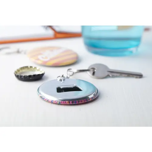 Portachiavi in metallo con apribottiglie personalizzabile