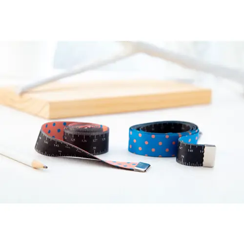 Metro da sarto in poliestere totalmente personalizzabile su entrambi i lati da 150cm