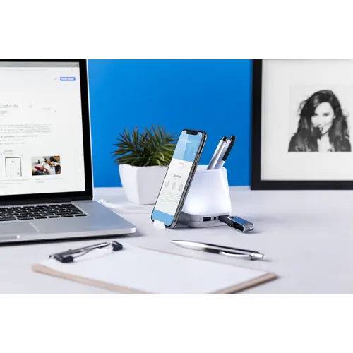 Portapenne con hub USB
