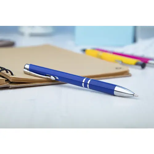 Penna a sfera in plastica con clip e puntale cromato refill blu
