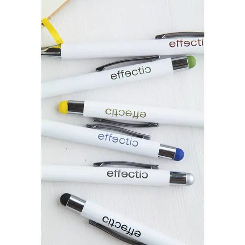 Penna a sfera in alluminio con rivestimento in gomma per incisione colorata in coordinato con la punta touch e refill blu