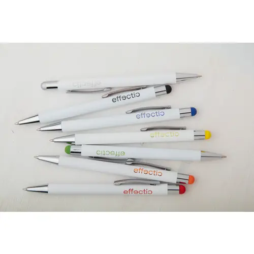 Penna a sfera in alluminio con rivestimento in gomma per incisione colorata in coordinato con la punta touch e refill blu