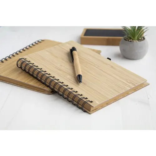 Block notes A5 con copertina e penna in bambù e fogli a righe con penna in bambù in refill nero