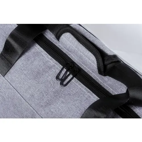 Borsone sportivo in poliestere 600D con tasche laterali in rete e tracolla regolabile 45x22x21cm