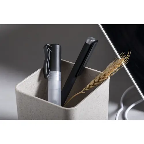 Portapenne in plastica ecologica con porta cellulare, caricabatterie wireless