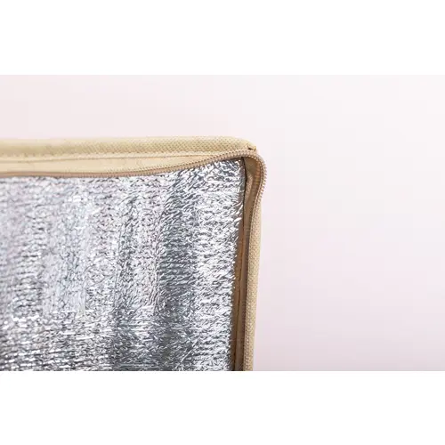 Borsa termica in carta riciclata per 6 lattine con imbottitura in alluminio 21×15×15cm