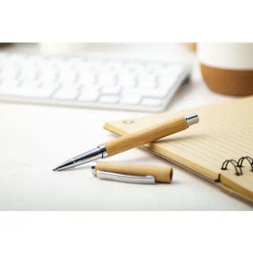 Penna roller in bambù e metallo con cappuccio e refill blu