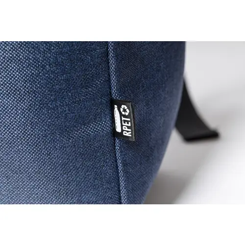 Zaino porta pc da 15" in poliestere 300D RPET con scomparto principale dalla chiusura a coulisse e bottone magnetico