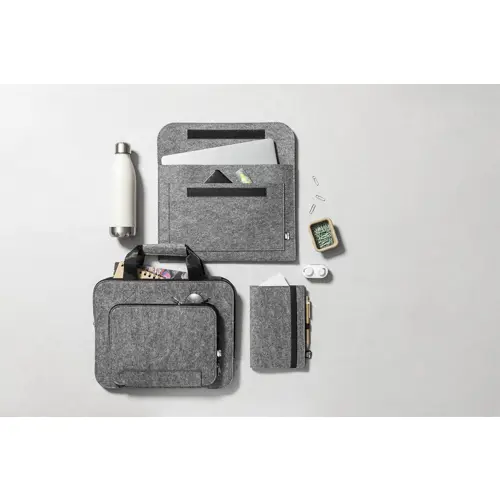 Custodia porta pc da 15" in feltro RPET con tasca frontale e chiusura in velcro 37x26cm