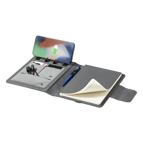 Cartella portadocumenti in RPET con block note A5 da 65 fogli a righe e caricabatterie rapido magnetico wireless 10W