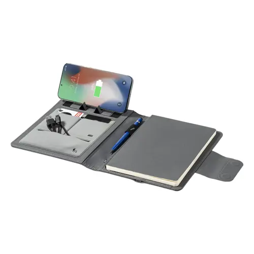 Cartella portadocumenti in RPET con block note A5 da 65 fogli a righe e caricabatterie rapido magnetico wireless 10W