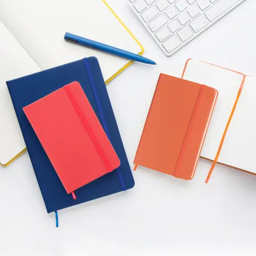 Block Notes A6 con copertina rivestita in pelle PU e 100 fogli neutri e con elastico e segnapagine in coordinato