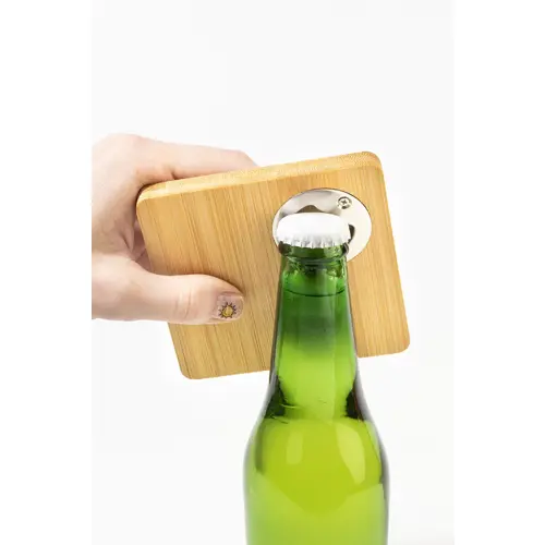 Sottobicchiere in bambù con apribottiglie