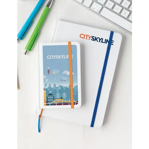 Block Notes A6 con copertina in cartoncino e 80 fogli neutri e con elastico e segnapagine in coordinato