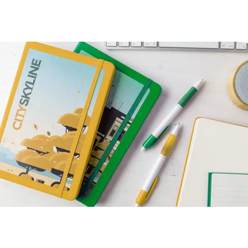 Block notes A5 con copertina in PU e 100 fogli a righe con segnalibro e cinturino in gomma coordinati