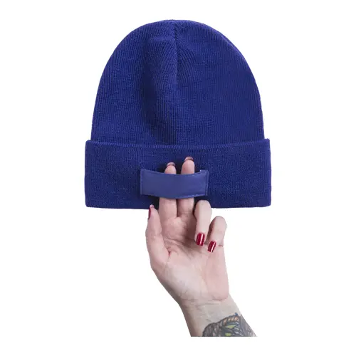 Berretto invernale in acrilico con patch sulla parte anteriore