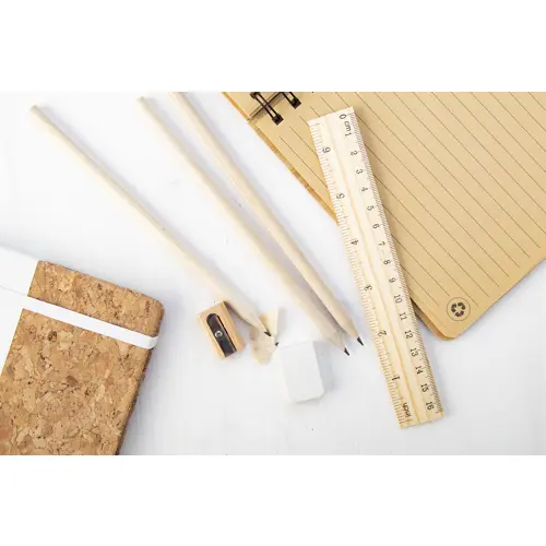 Set composto da matite righello temperamatite e gomma in confezione di cartone