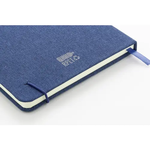 Block notes A5 con copertina in RPET e 80 fogli neutri con segnalibro e portapenna 