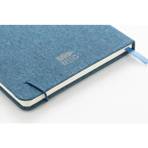 Block notes A5 con copertina in RPET e 80 fogli neutri con segnalibro e portapenna 
