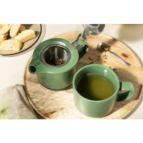 Set da tè in ceramica con finitura opaca composta da teiera e tazza
